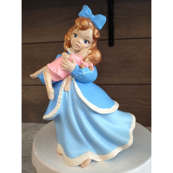 Vintage ATLANTIC MOLD Mother Holding Child 9 in Figurine Hand Painted Ceramics - Picture 1 of 8